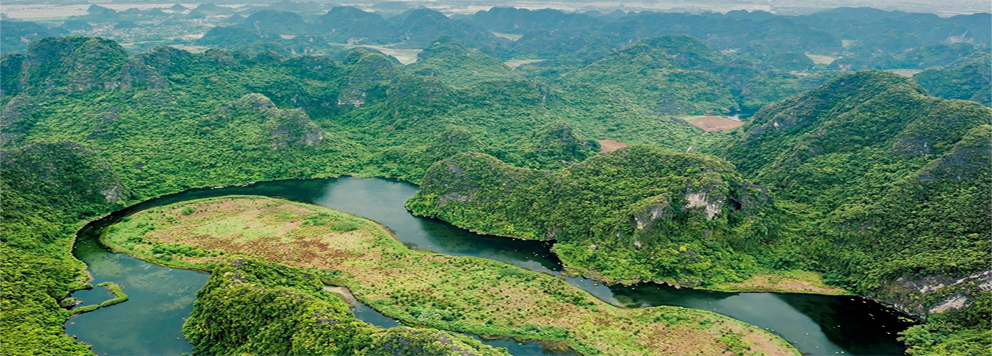 Trang An Bai Dinh Day Trip from Hanoi 