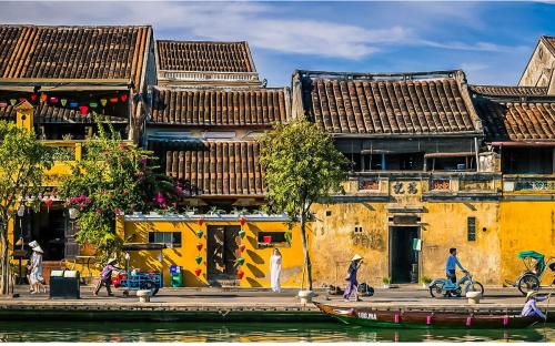 12-Day Vietnam Small Group Tour: Immersive Discovery