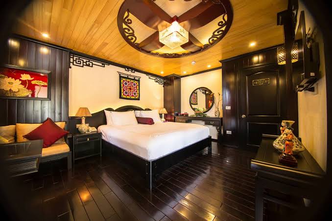 bai-tu-long-bay-cruise-vietnam