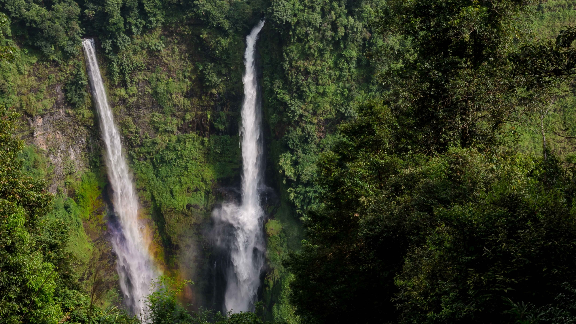 Waterfalls-on-bolaven-plateau-southern-part-of-laos