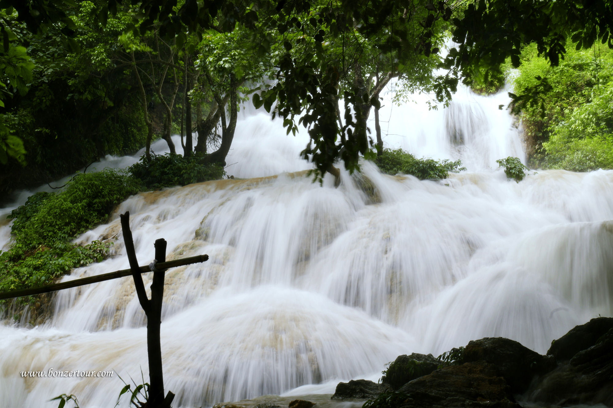 pu-luong-nature-reserve-waterfall