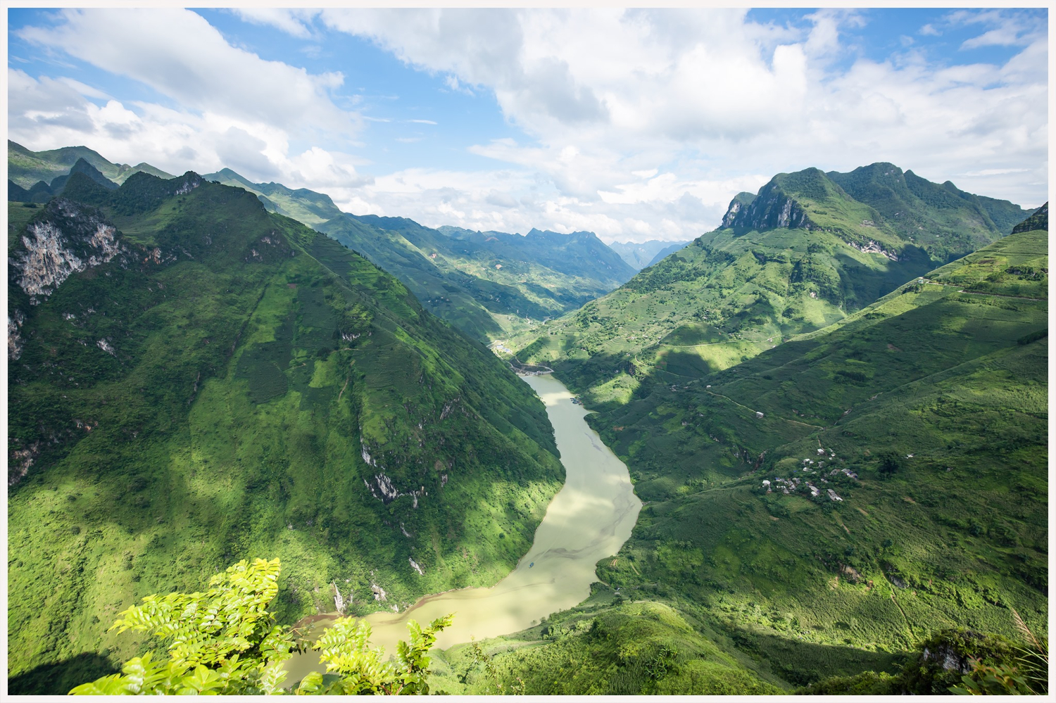3 Northern Vietnam Road Trip Loops: Mountain Passes, Hidden Lakes, and Waterfalls