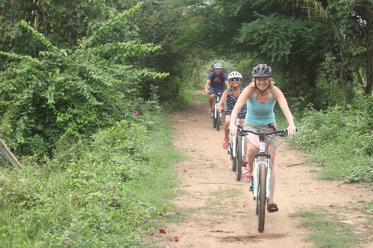 Cycling from Phnom Penh to Siem Reap 5 day Package