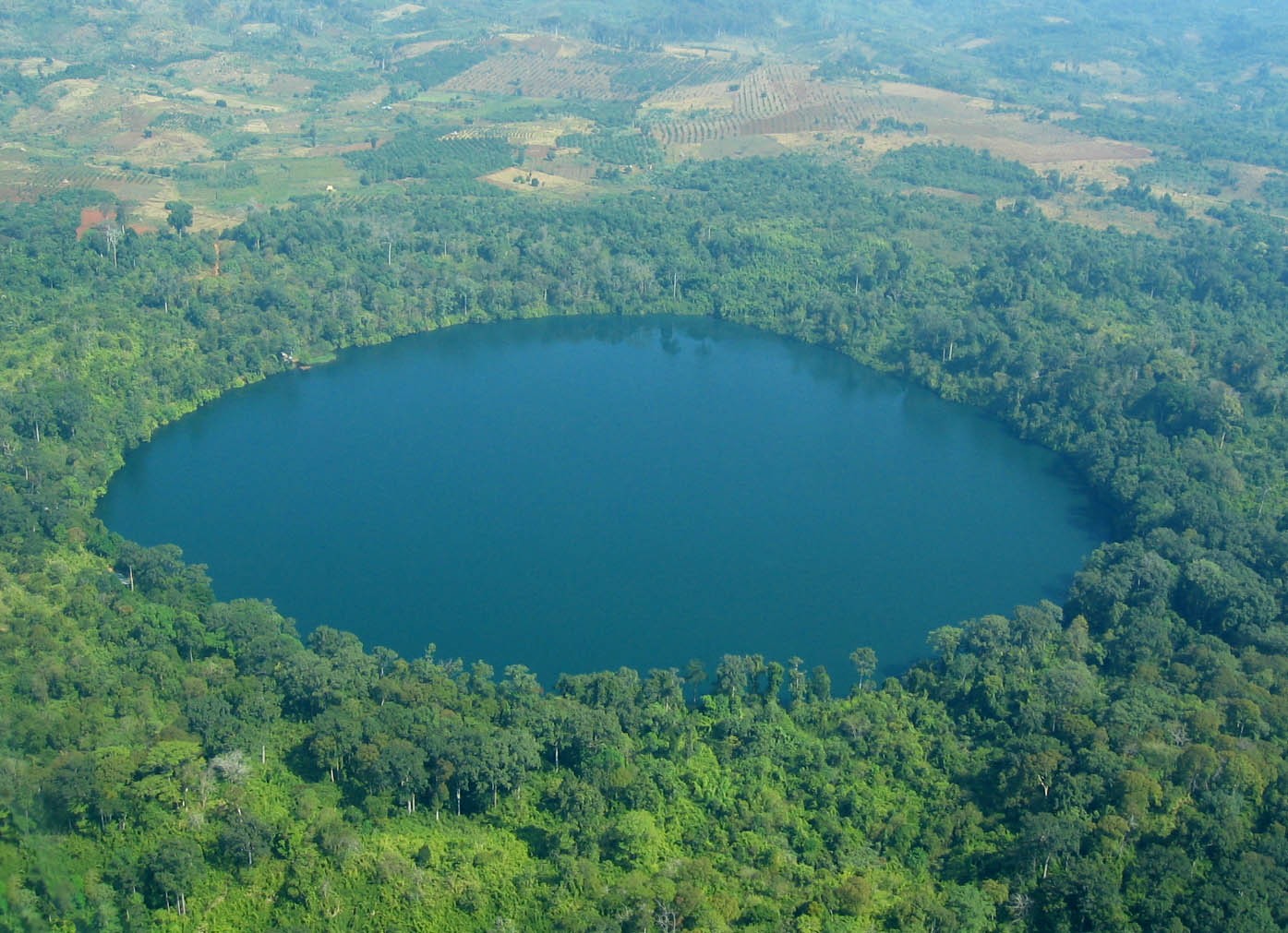 Yeak-Laom-Lake-in-Ratanakiri-cambodia