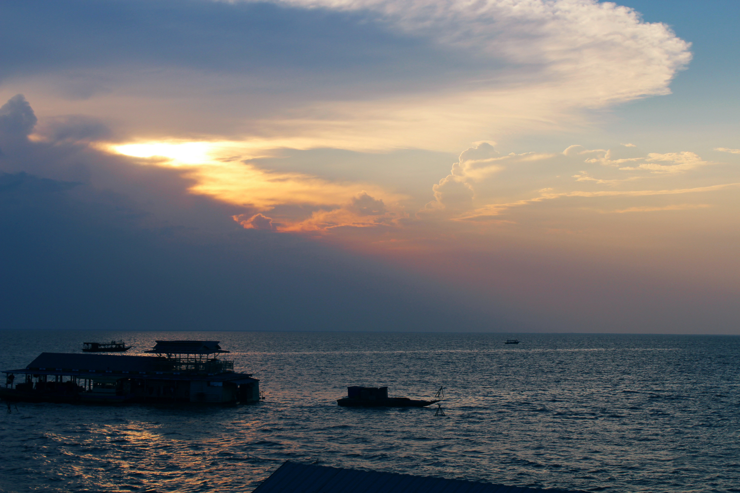 A floating adventure: Explore the majestic Tonle Sap Lake in Cambodia